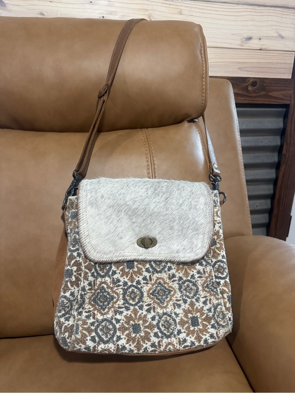 Myra Bag~Convertable Messanger